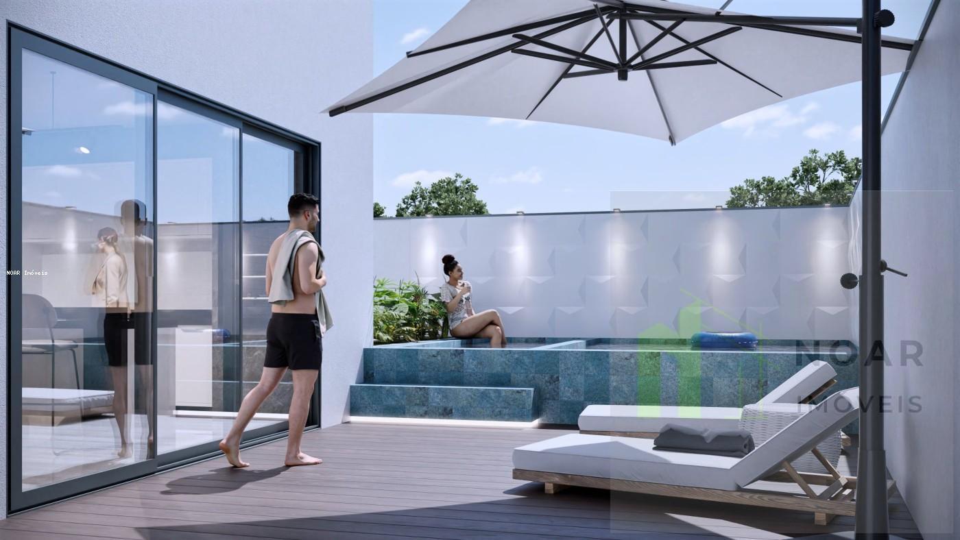 Piscina com deck